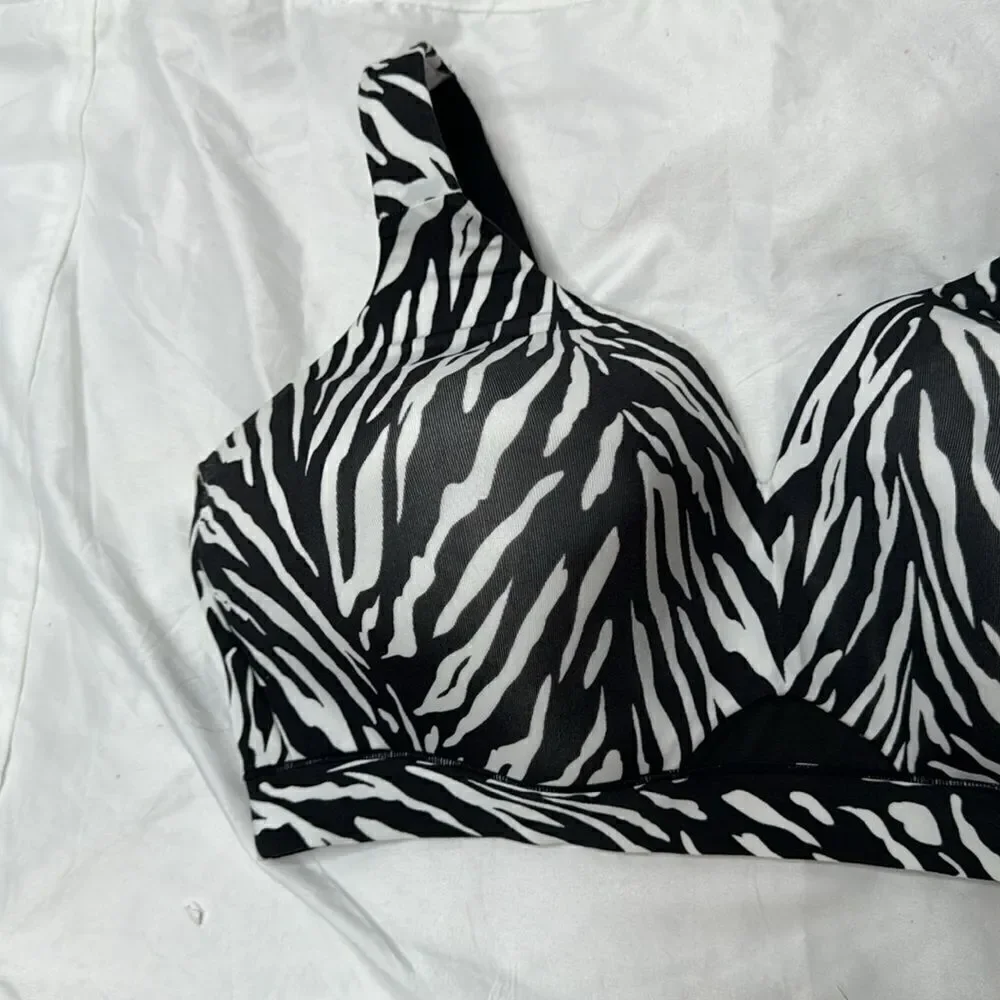 Cacique Women’s‎ Plus Size Zebra Print Lightly Lined No Wire. Size 40DDD.